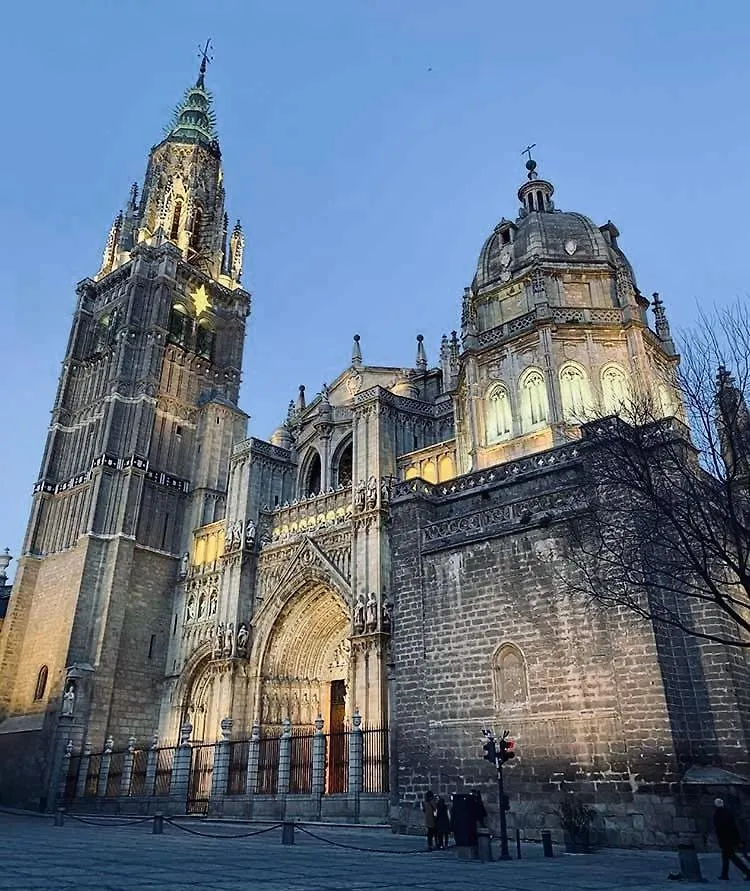 Accommodation Near The Cathedral Lacuevitadeleo Toledo Apartment