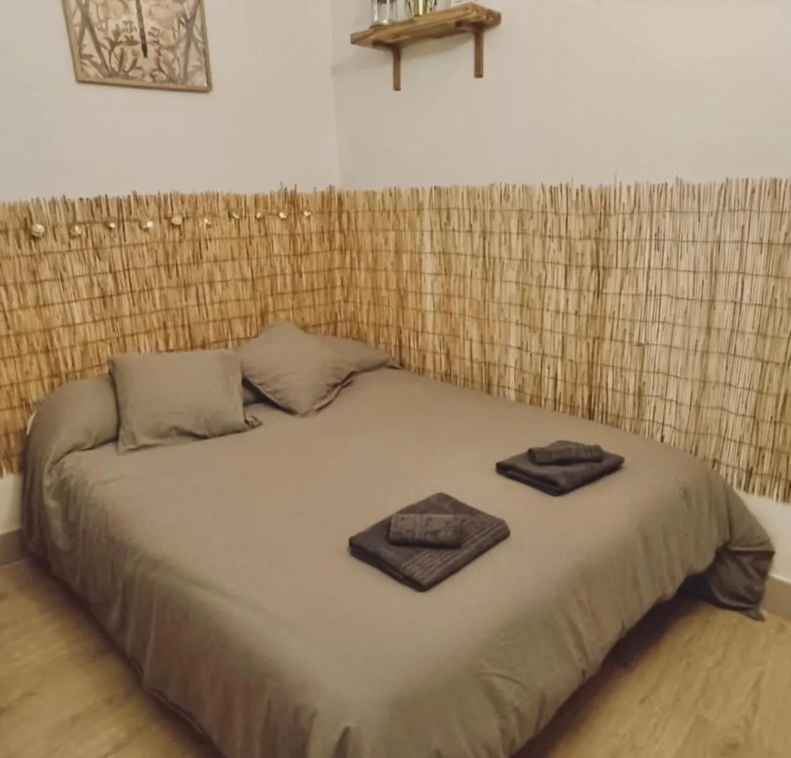 Apartment Accommodation Near The Cathedral Lacuevitadeleo Toledo Spain